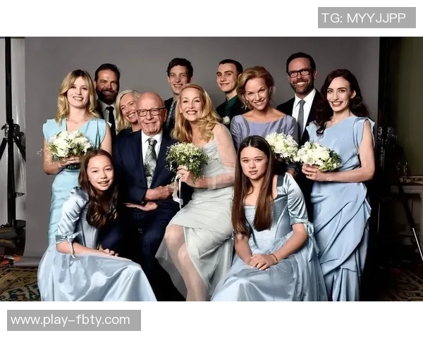 维尼修斯与模特女友甜蜜合影重修旧好感情升温引发热议 维尼修斯与模特女友甜蜜合影重修旧好感情升温引发热议