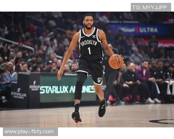 迈尔斯布里奇斯上半场表现出色8投3中贡献14分3助攻并罚球全中 迈尔斯布里奇斯上半场表现出色8投3中贡献14分3助攻并罚球全中