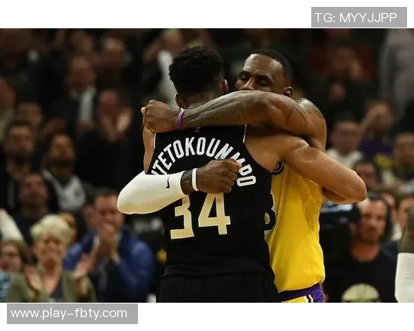 杯赛MVP争夺战老詹半场30分字母决赛双20大头半决赛狂砍40分 杯赛MVP争夺战老詹半场30分字母决赛双20大头半决赛狂砍40分