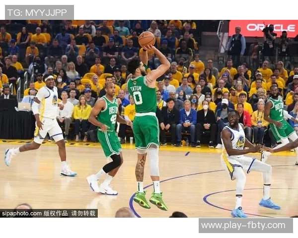 小波特半场火力全开11投7中砍下21分2篮板3助攻单节得分均上双